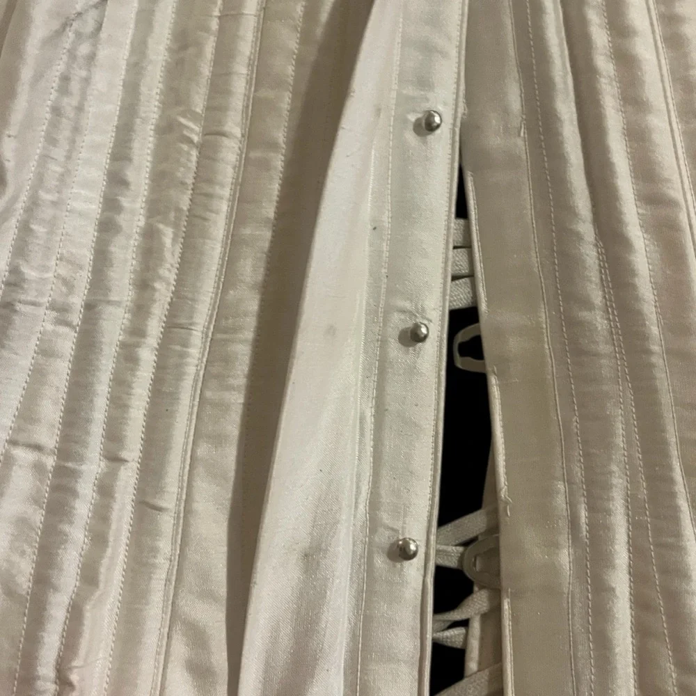 White Cotton Structured Boned Bridal Style Corset with Silver Grommets - Picture 5 of 14